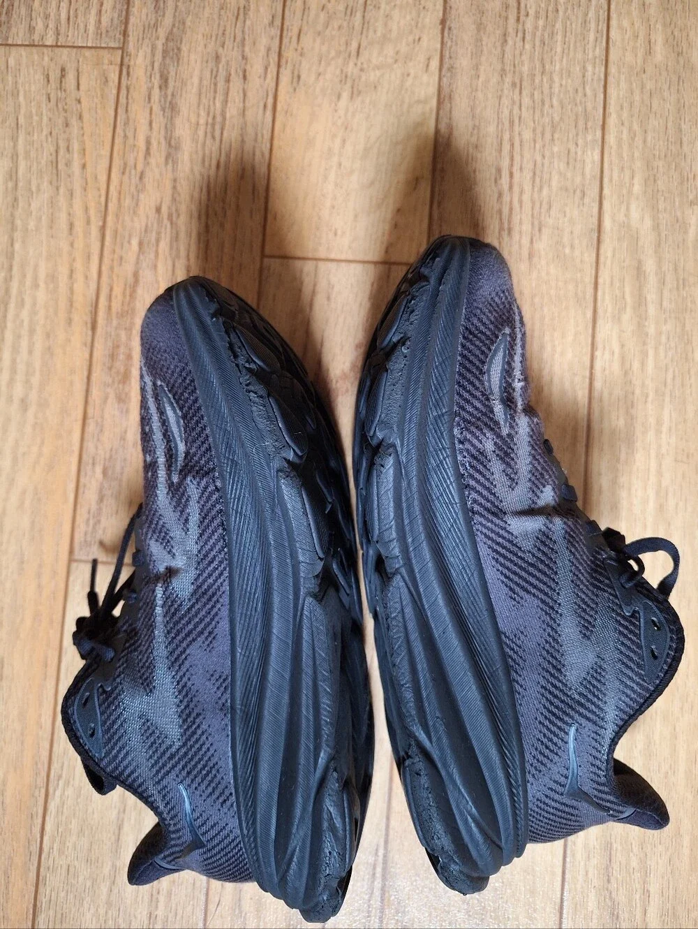 Hoka Clifton 9 Women's Black/Black Size 8.5D